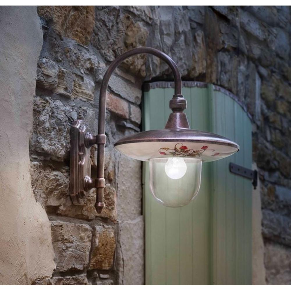 chodba nastenny osvetlenie rucne malovany taliansky toskansky lampa dizajn country vintage starosvetsky kuchyna obyvacka jedalen chodba schodisko jedinecny balaton renovacia rekreacny dom vidiecky dom pekne.jpg